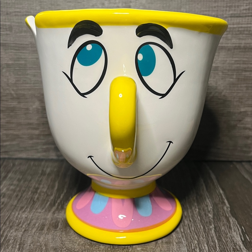 Disney  *CHIP* Yellow and Pink Smiling Face 18oz mug